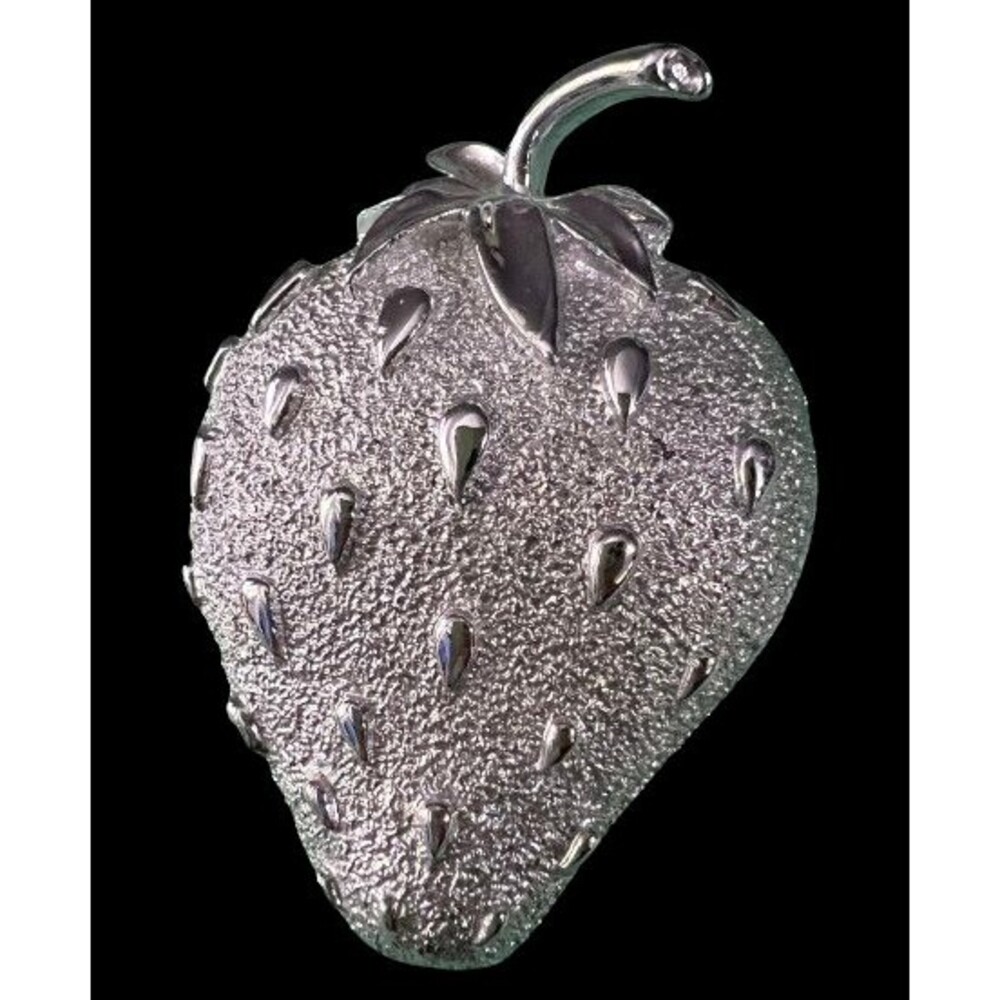 Sarah Coventry Strawberry Silver Tone Metal Brooch Pin Lapel Scarf Pin Vtg 1960s